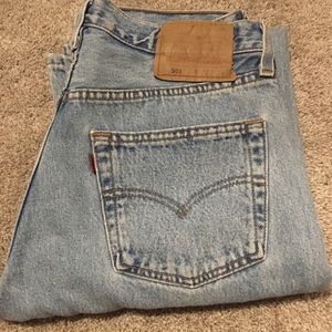 VINTAGE LEVI’S 501 JEANS